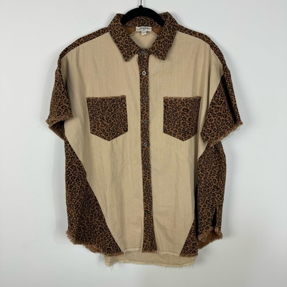 Umgee Tops - Umgee leopard animal print button down short sleeve boho top